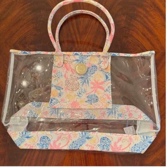 Lilly Pulitzer Clear Beach Tote Bag in Barefoot Beachcomber - Picture 7 of 11